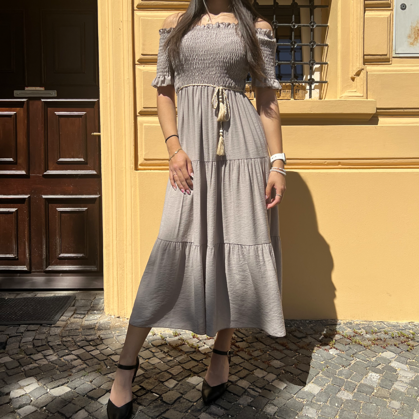 Tmavě béžové španělské šaty ALESSIA3